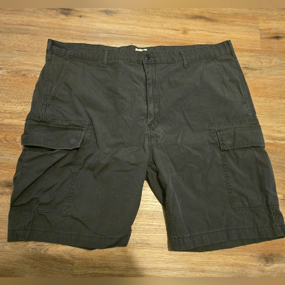 Levi Strauss & Co. Cargo Shorts Size 46 - Picture 1 of 6